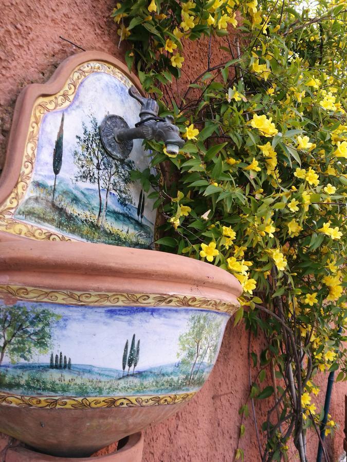 مارينا دي كارّارا Giusy Bed And Breakfast المظهر الخارجي الصورة