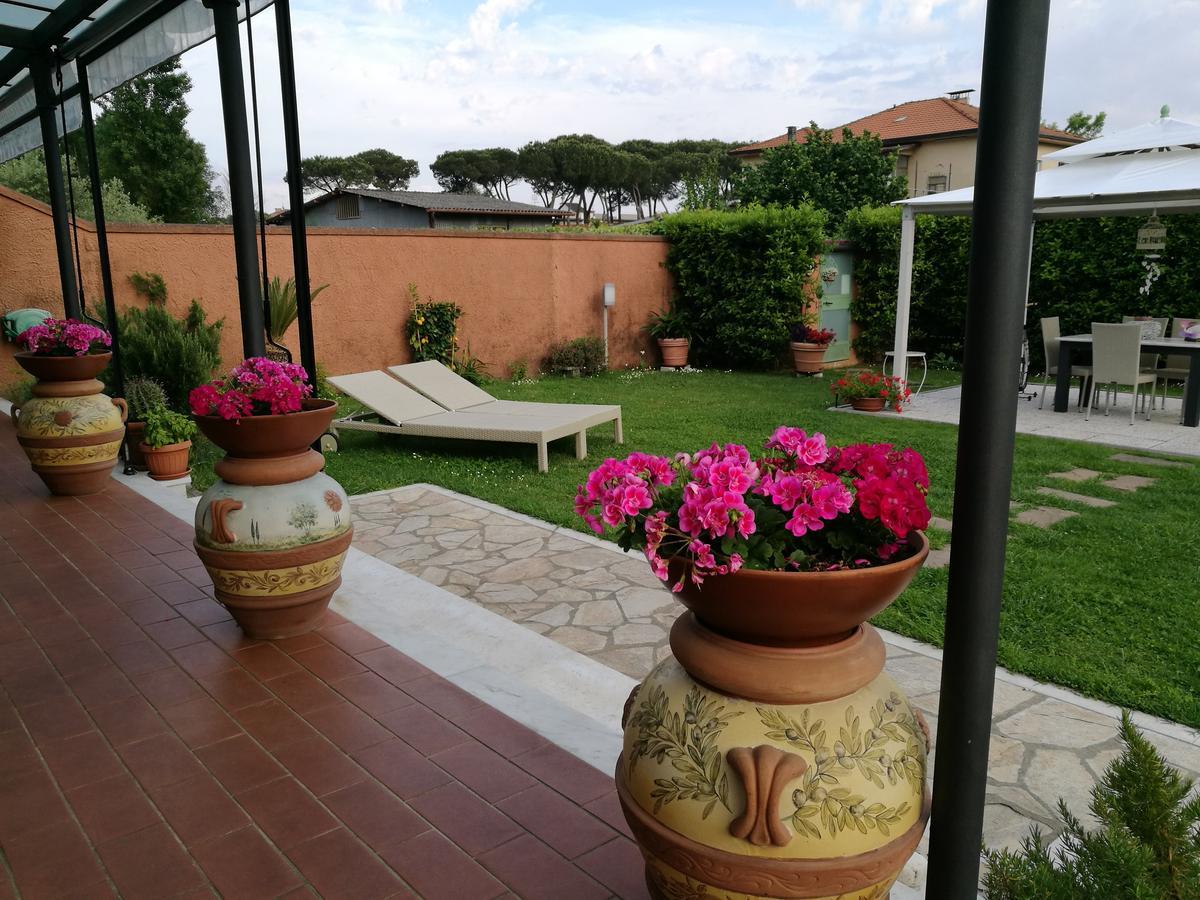 مارينا دي كارّارا Giusy Bed And Breakfast المظهر الخارجي الصورة